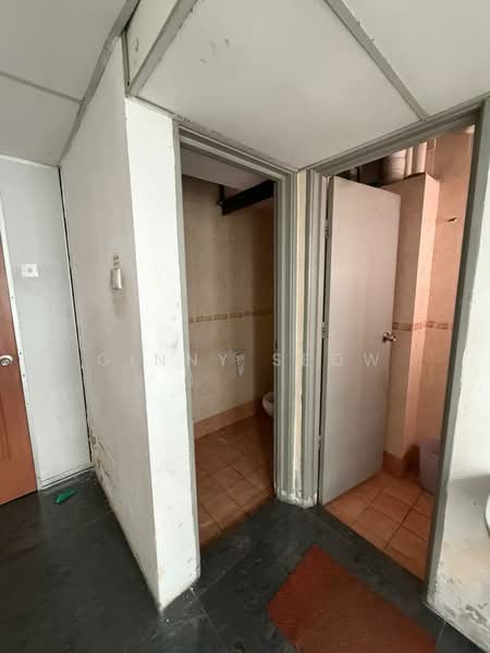 Pejabat untuk Disewa di Bandar Puteri Puchong (Puchong) - Ginny Seow - Bathroom - PropertyGuru.com.my