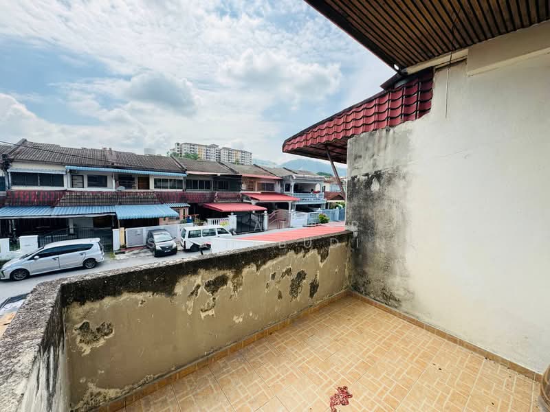 2-storey Terraced House for Sale in Taman Sri Jelok (Kajang) - Nahathir Shahabudin - Balcony - PropertyGuru.com.my