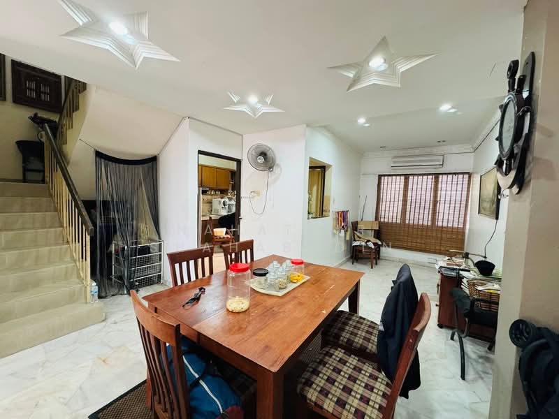 2-storey Terraced House for Sale in Taman Sri Jelok (Kajang) - Nahathir Shahabudin - Dining Room - PropertyGuru.com.my