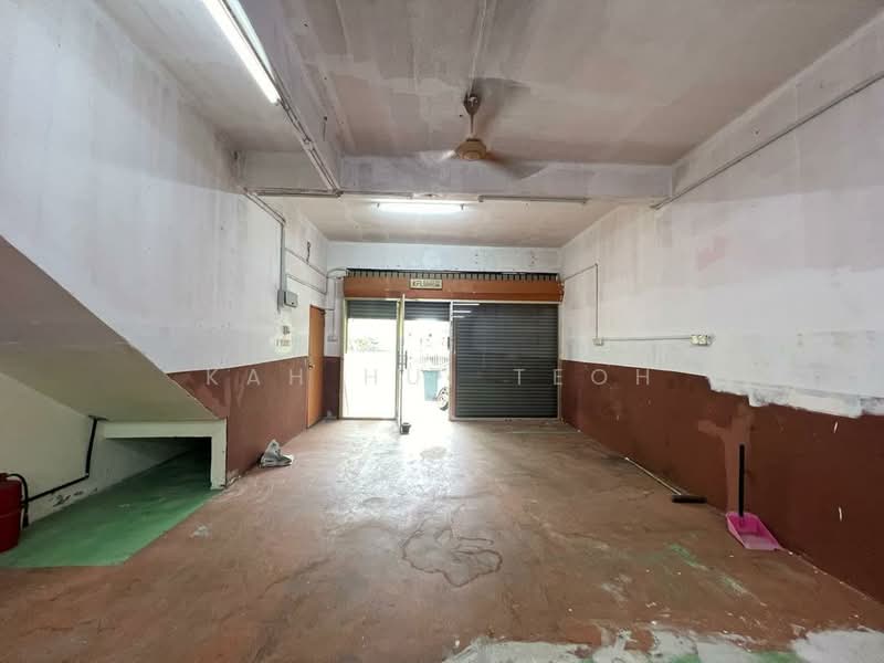 Shop for Rent in Bandar Putra Kulim (Kulim) - Kah Hui Teoh - Entrance - PropertyGuru.com.my