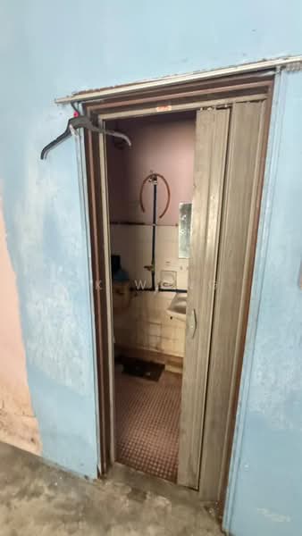 1-storey Terraced House for Sale in Taman Ehsan (Kepong) - CK Wong - Bathroom - PropertyGuru.com.my