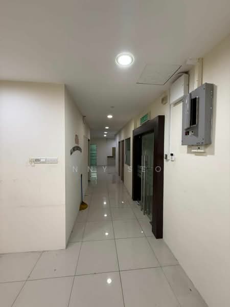 Office for Sale in Bandar Puteri Puchong (Puchong) - Ginny Seow - Corridor - PropertyGuru.com.my