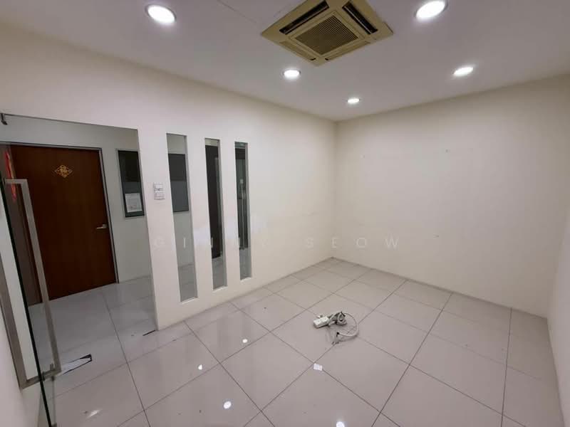 Office for Sale in Bandar Puteri Puchong (Puchong) - Ginny Seow - Interior - PropertyGuru.com.my