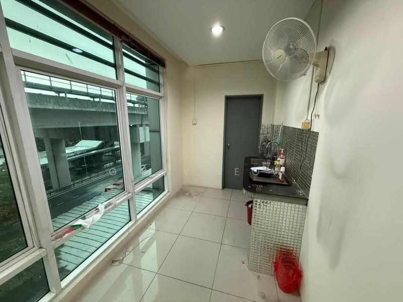 Office for Sale in Bandar Puteri Puchong (Puchong) - Ginny Seow - Kitchen - PropertyGuru.com.my