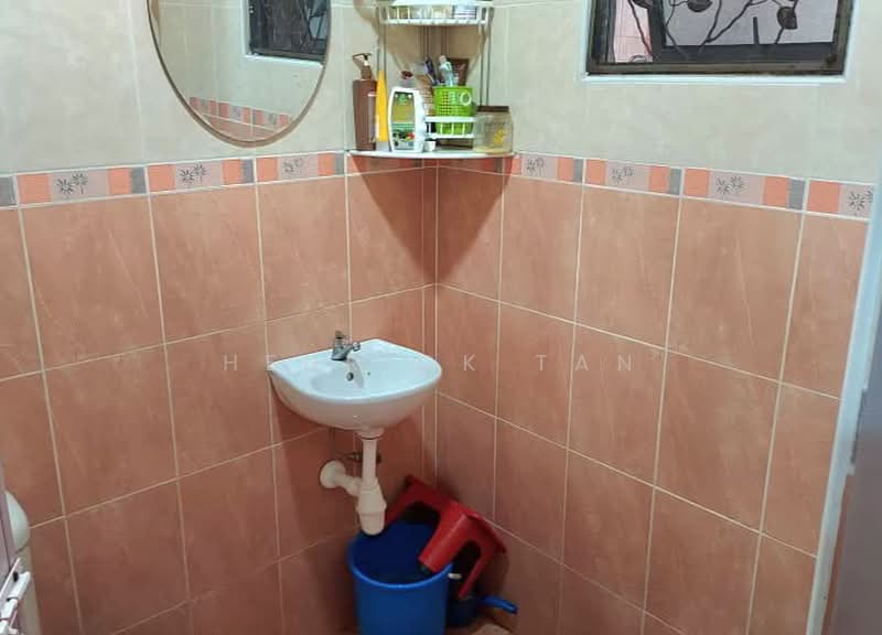 2.5-storey Terraced House for Sale in Taman Buana Perdana (Petaling Jaya) - Henrick Tan - Bathroom - PropertyGuru.com.my