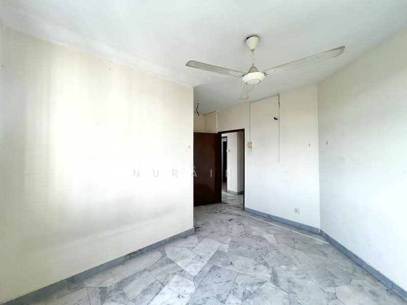 Pangsapuri untuk Dijual di Ilham Apartment - Nurain . - PropertyGuru.com.my