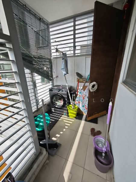Kondominium untuk Disewa di Hampshire Residences - Nicholas Loo - Balcony - PropertyGuru.com.my