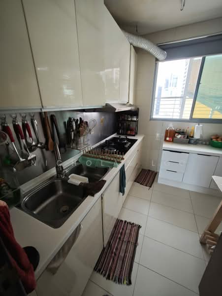 Kondominium untuk Disewa di Hampshire Residences - Nicholas Loo - Kitchen - PropertyGuru.com.my