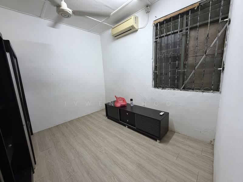 1-storey Terraced House for Rent in Taman Johor Jaya (Johor Bahru) - Ivwen Choo - PropertyGuru.com.my