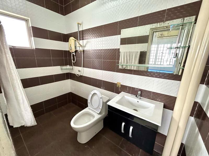 Apartment for Sale at Bistari Impian Apartment - Ethan Lim - Bathroom - PropertyGuru.com.my
