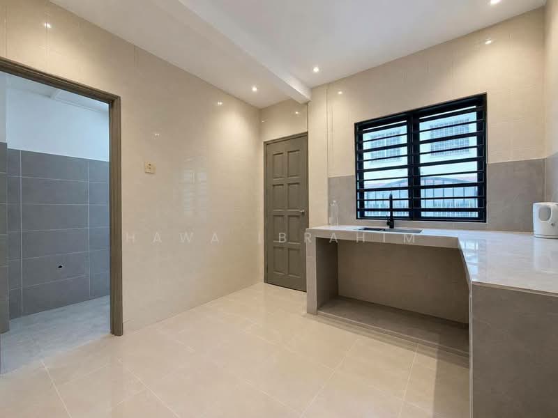 Rumah Teres 2-Tingkat untuk Dijual di Taman Villa Heights (Kajang) - Hawa Ibrahim - Kitchen - PropertyGuru.com.my