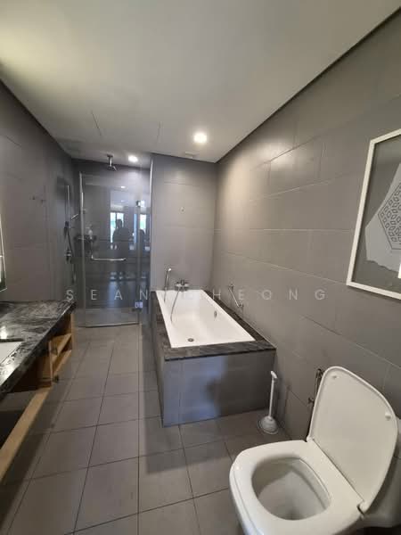 Servis Apartment untuk Disewa di Fraser Residence (188 Suites) - Sean Cheong - Bathroom - PropertyGuru.com.my