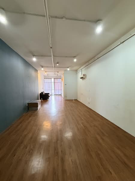 Pejabat untuk Disewa di Shah Alam (Selangor) - Amy Lim - Living Room - PropertyGuru.com.my