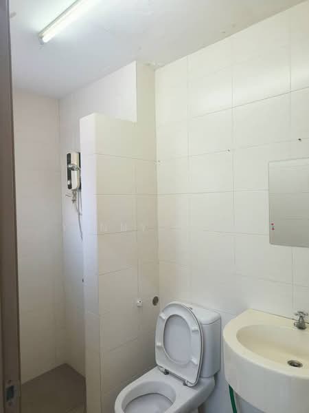 Service Residence for Sale at Platinum Lake PV 21 - Yanny Siow - Bathroom - PropertyGuru.com.my