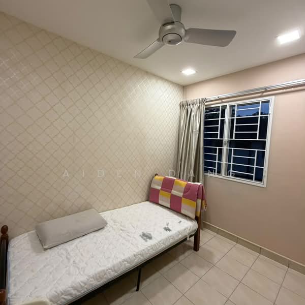 2-storey Terraced House for Sale in Lestari Putra (Seri Kembangan) - Aiden Dang - Bedroom - PropertyGuru.com.my