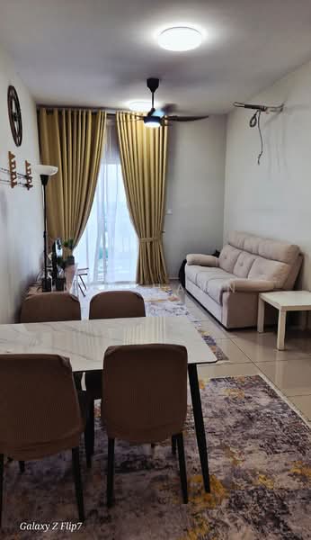 Servis Apartment untuk Disewa di Gravit8, Klang - Ng Shawn - Living Room - PropertyGuru.com.my