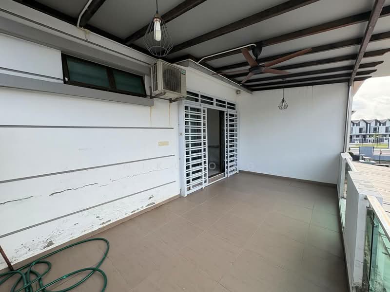 Rumah Teres 2 Tingkat untuk Dijual di Bandar Dato Onn (Tebrau) - Niko Ong - Balcony - PropertyGuru.com.my