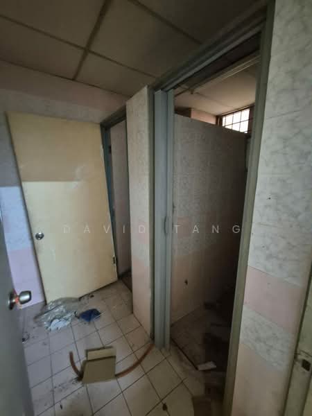 Shop for Rent in Danau Kota (Setapak) - David Tang - Bathroom - PropertyGuru.com.my
