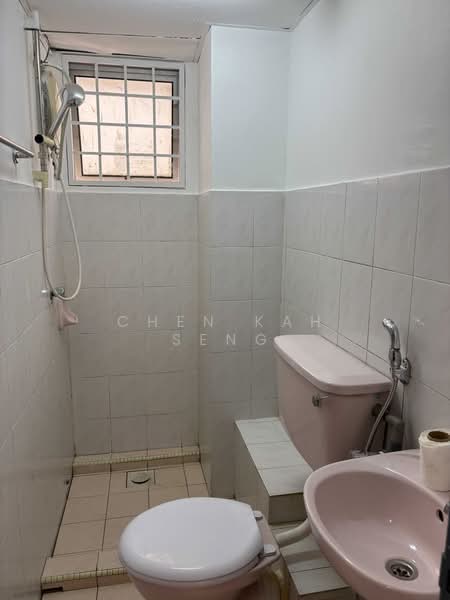 Condominium for Sale at Danau Idaman - Chen Kah Seng - Bathroom - PropertyGuru.com.my