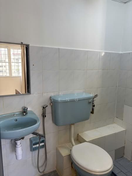 Condominium for Sale at Danau Idaman - Chen Kah Seng - Bathroom - PropertyGuru.com.my