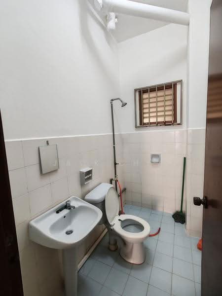 2-storey Terraced House for Sale in Seremban 3 (Rasah) - Jack Chia - Bathroom - PropertyGuru.com.my