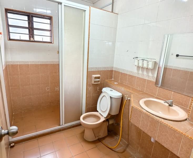 Semi-Detached House for Rent in Bandar Sri Damansara (Selangor) - Chin Yee Xin - Bathroom - PropertyGuru.com.my