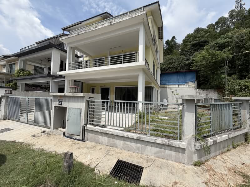 Semi-Detached House for Sale in Bandar Mahkota Cheras (Cheras) - Johnny Leong - Exterior - PropertyGuru.com.my