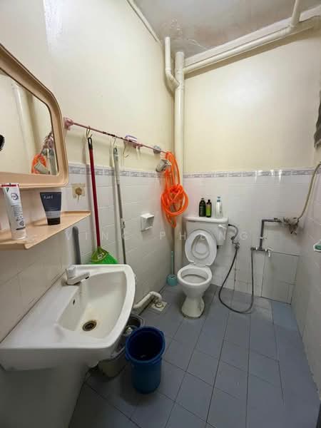 Apartment for Sale at Rumah Pangsa Bukit Baru Jaya - Vinc Pheng - Bathroom - PropertyGuru.com.my