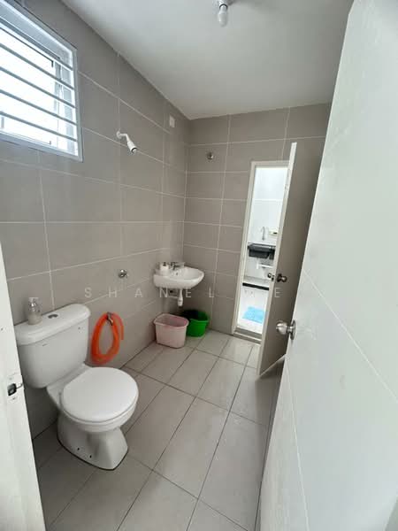 Rumah Teres 2 Tingkat untuk Dijual di Bandar Seri Impian (Kluang) - Shanel Tee - Bathroom - PropertyGuru.com.my