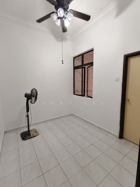 Rumah Teres 2 Tingkat untuk Disewa di Taman Kulai Utama (Kulai) - Danny See - Interior - PropertyGuru.com.my
