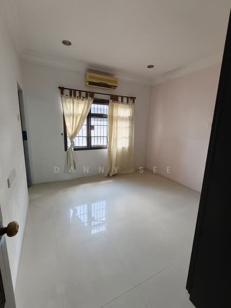 Rumah Teres 2 Tingkat untuk Disewa di Taman Kulai Utama (Kulai) - Danny See - Interior - PropertyGuru.com.my
