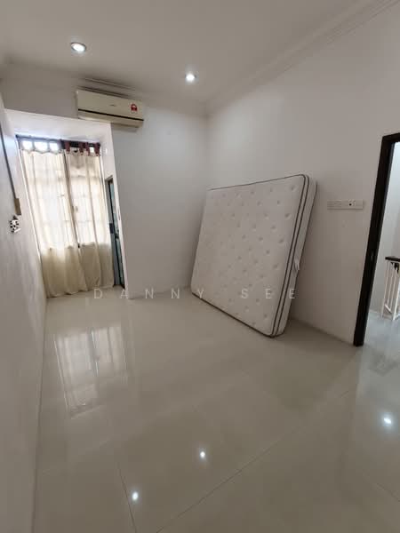 Rumah Teres 2 Tingkat untuk Disewa di Taman Kulai Utama (Kulai) - Danny See - Interior - PropertyGuru.com.my
