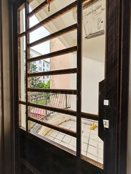 Rumah Bandar untuk Dijual di Johor Bahru (Johor) - Shieh Long Chen - Balcony - PropertyGuru.com.my