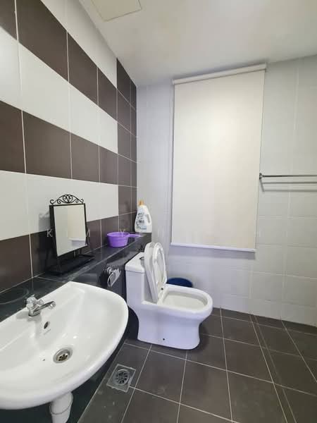 Apartment for Sale at Austin Regency (Pangsapuri Austin Perdana) - Kim Yeng Loh - Bathroom - PropertyGuru.com.my