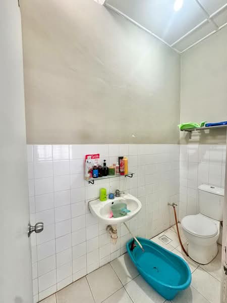 2-storey Terraced House for Sale in Taman Bunga Negara (Shah Alam) - Adibah Salim - Bathroom - PropertyGuru.com.my