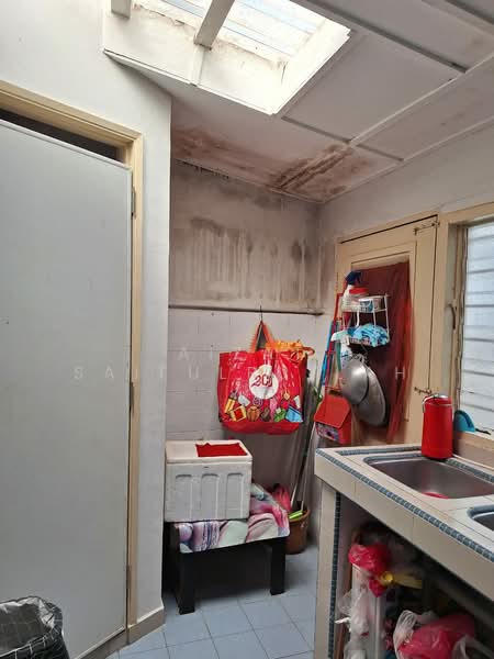 Rumah Teres 1 Tingkat untuk Dijual di Seksyen 14 (Petaling Jaya) - Aizat Saifulrullah - Kitchen - PropertyGuru.com.my