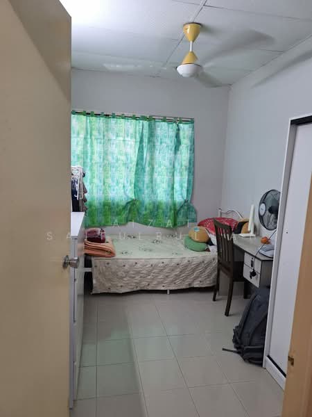 Rumah Teres 1 Tingkat untuk Dijual di Seksyen 14 (Petaling Jaya) - Aizat Saifulrullah - Bedroom - PropertyGuru.com.my