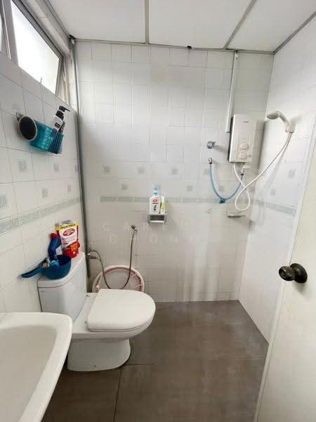 Kondominium untuk Dijual di University Tower - Carene Chong - Bathroom - PropertyGuru.com.my