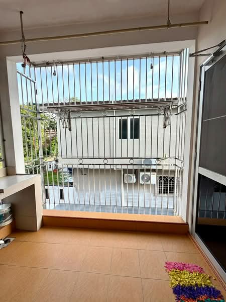 Rumah Teres 2 Tingkat untuk Dijual di Taman Kluang Barat (Kluang) - Shanel Tee - Balcony - PropertyGuru.com.my