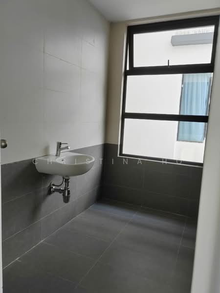 Condominium for Sale at Papillon Desahill Condominium - Christina Ho - Bathroom - PropertyGuru.com.my
