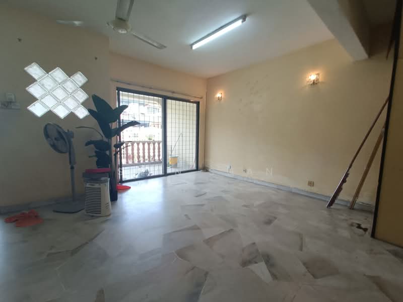 Terraced House for Sale in Usj 2 (Subang Jaya) - Shan Shan - Living Room - PropertyGuru.com.my