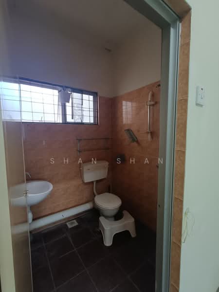 Terraced House for Sale in Usj 2 (Subang Jaya) - Shan Shan - Bathroom - PropertyGuru.com.my