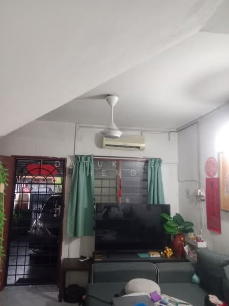 2-storey Terraced House for Sale in Anjung Bercham Megah (Ipoh) - Datuk Lee Heng - Living Room - PropertyGuru.com.my