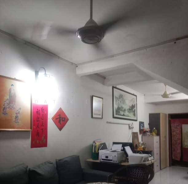 2-storey Terraced House for Sale in Anjung Bercham Megah (Ipoh) - Datuk Lee Heng - Living Room - PropertyGuru.com.my