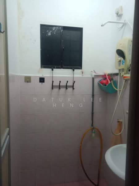 2-storey Terraced House for Sale in Anjung Bercham Megah (Ipoh) - Datuk Lee Heng - Bathroom - PropertyGuru.com.my