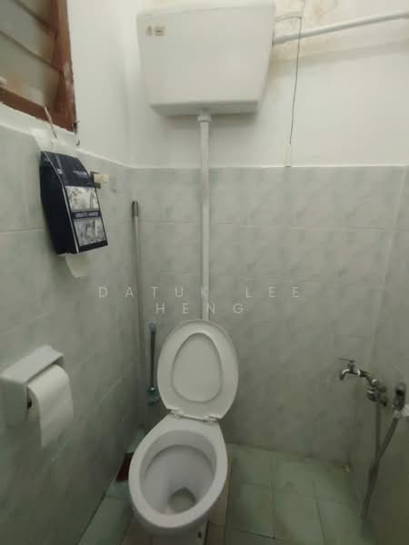Rumah Teres 2 Tingkat untuk Dijual di Anjung Bercham Megah (Ipoh) - Datuk Lee Heng - Bathroom - PropertyGuru.com.my