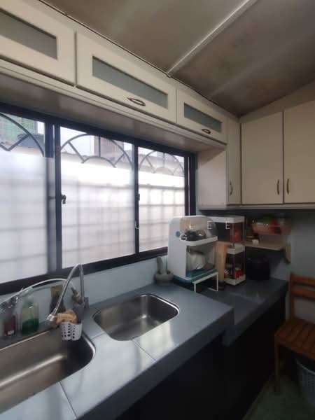 Rumah Teres 2 Tingkat untuk Dijual di Anjung Bercham Megah (Ipoh) - Datuk Lee Heng - Kitchen - PropertyGuru.com.my