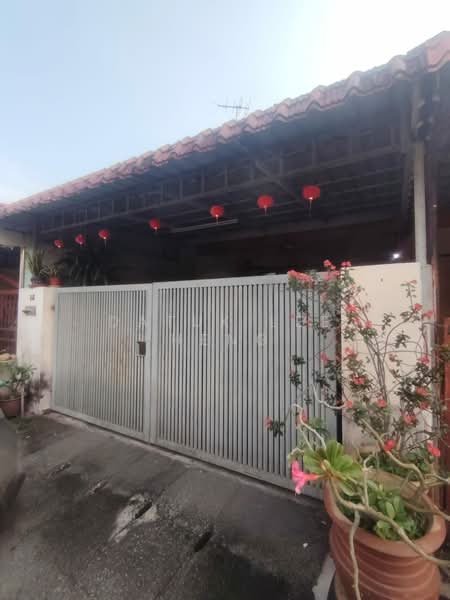 Rumah Teres 2 Tingkat untuk Dijual di Anjung Bercham Megah (Ipoh) - Datuk Lee Heng - Exterior - PropertyGuru.com.my