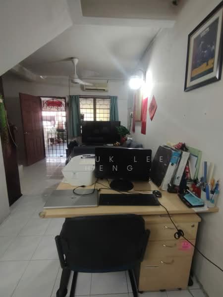 Rumah Teres 2 Tingkat untuk Dijual di Anjung Bercham Megah (Ipoh) - Datuk Lee Heng - Living Room - PropertyGuru.com.my