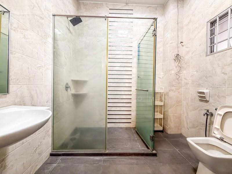 Rumah Berkembar untuk Dijual di Shah Alam (Selangor) - Nur Alia Omar - Bathroom - PropertyGuru.com.my